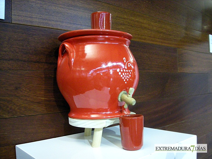 La Asamblea acoge la exposición ‘Gastroartesanías’
