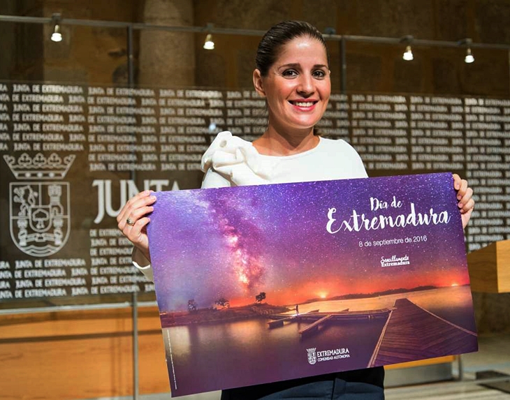 El embarcadero de Alqueva ilustra el cartel del Día de Extremadura