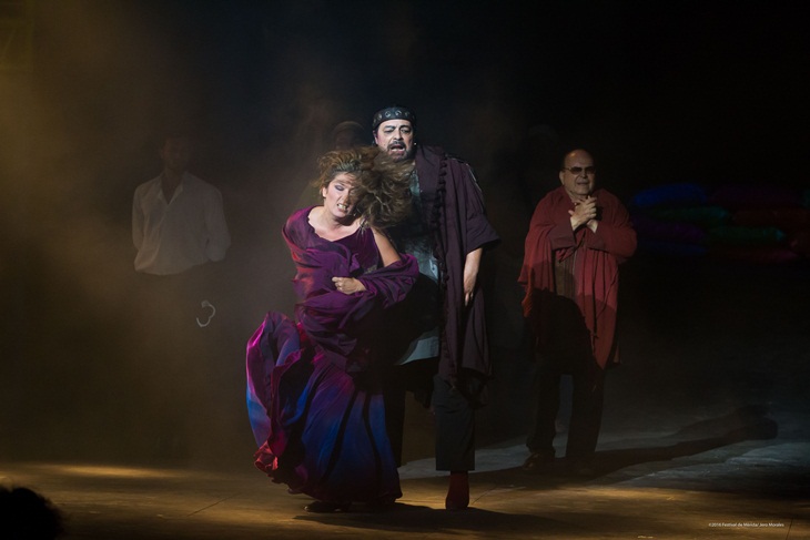 Estrella Morente y Antonio Canales llenan el Teatro en el primer día de estreno