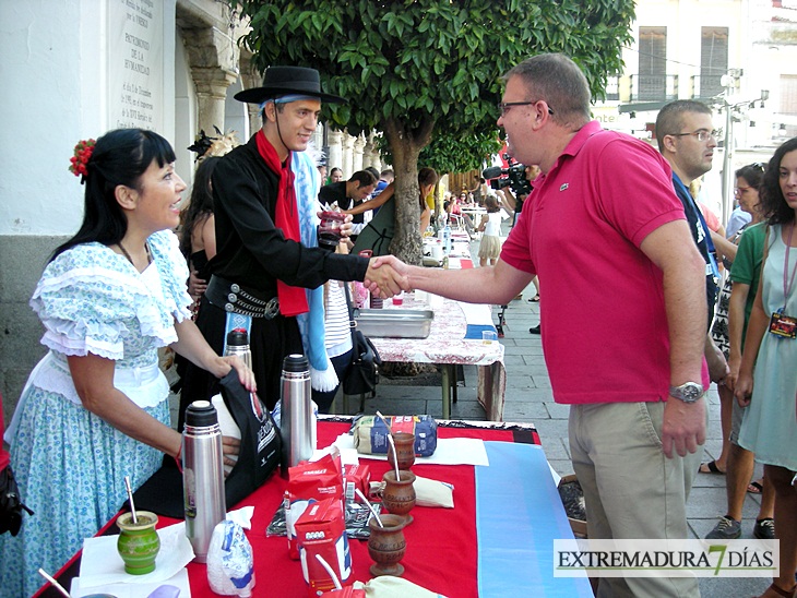 La Plaza de España de Mérida acoge la gastronomía de ocho países