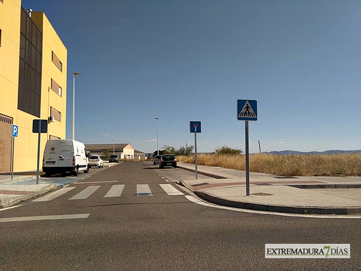 El lamentable estado de la urbanización La Calzada (Mérida)