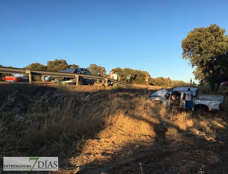 Un atrapado en un accidente en San Isidro (Badajoz)