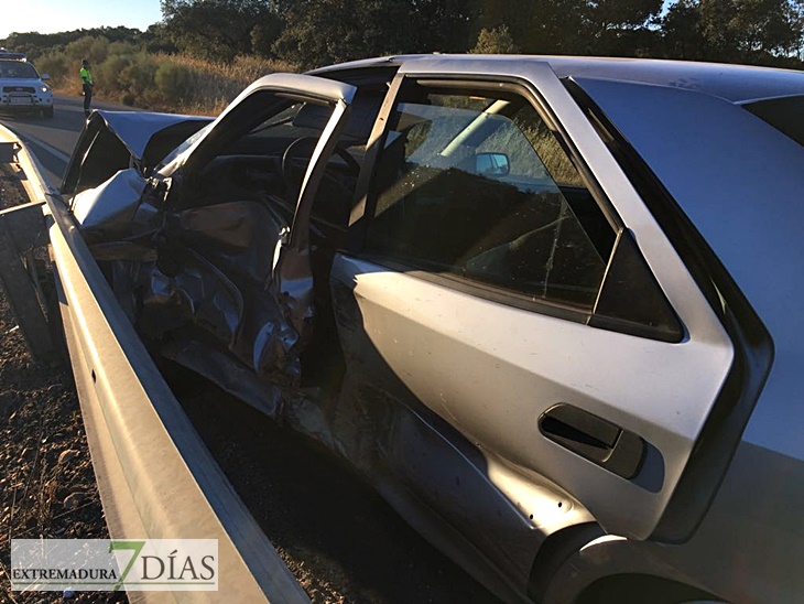 Un atrapado en un accidente en San Isidro (Badajoz)