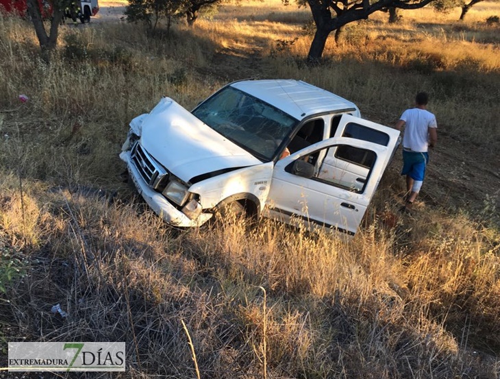 Un atrapado en un accidente en San Isidro (Badajoz)