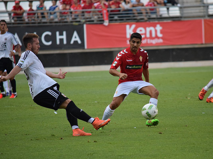 Los errores defensivos condenan al Mérida AD