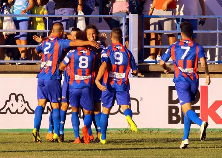 El Extremadura UD busca su primera victoria en su vuelta a 2ºB