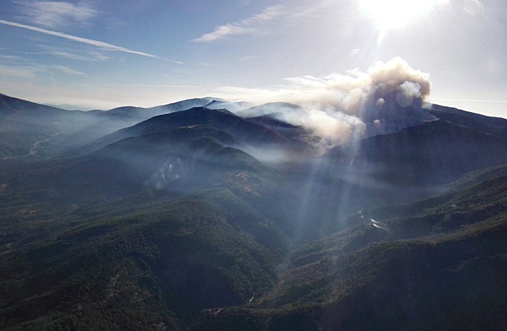 Arde la parte alta de la Garganta de los Infiernos