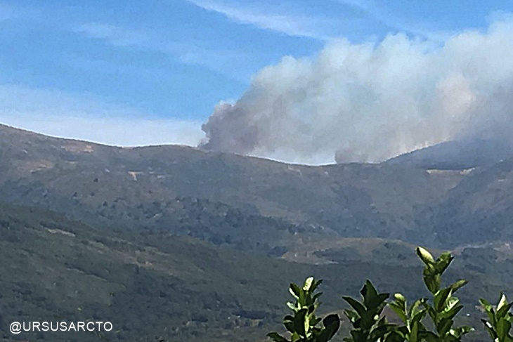 Arde la parte alta de la Garganta de los Infiernos