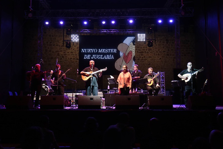 8.000 personas pasaron por el Festival Folk de Plasencia