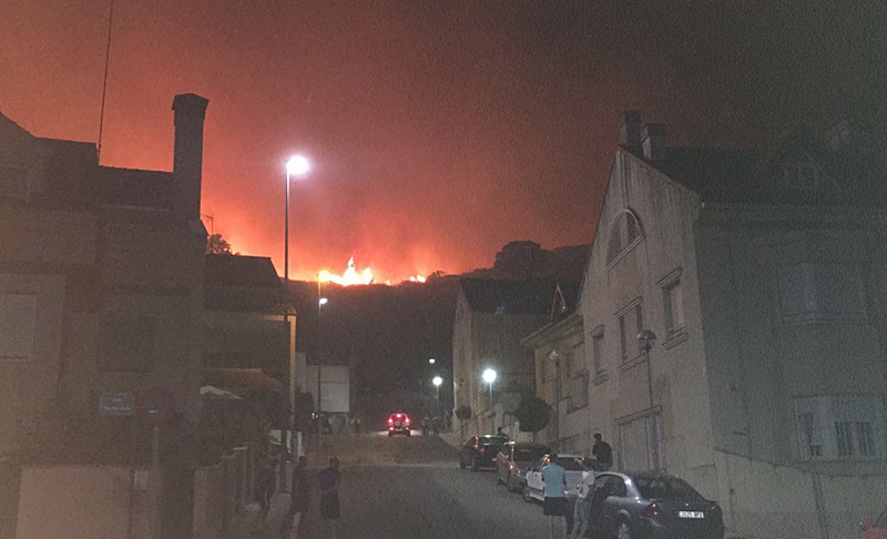 Imágenes y vídeo del incendio en Navalmoral de la Mata (Cáceres)