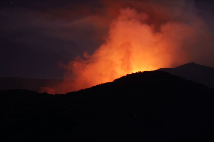 Arde la parte alta de la Garganta de los Infiernos