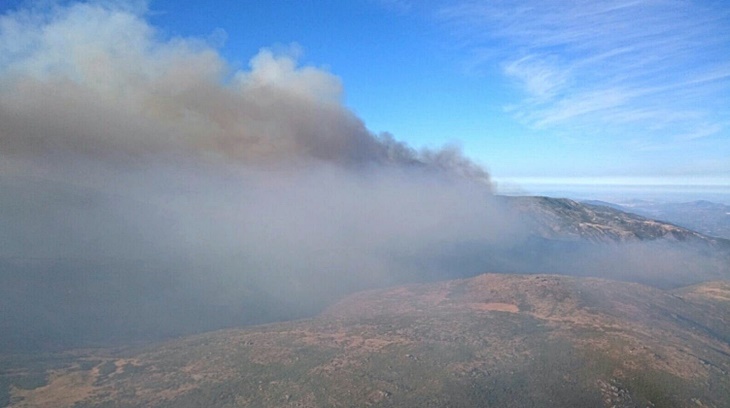 Arde la parte alta de la Garganta de los Infiernos