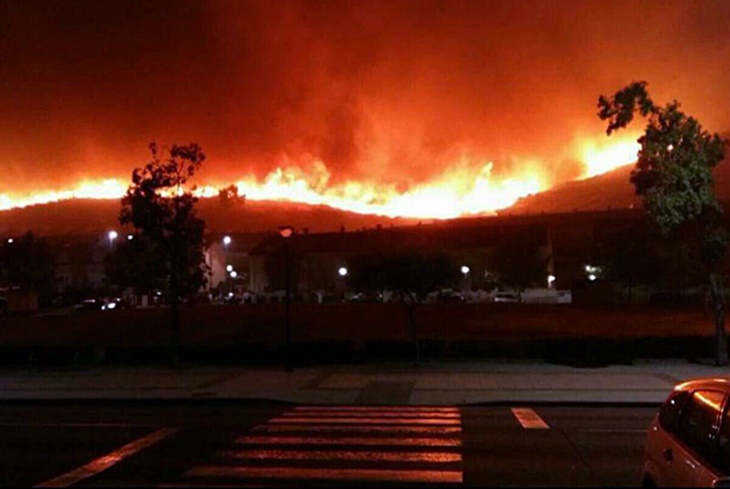 Estabilizado el incendio de Navalmoral, aunque mantiene el Nivel 1