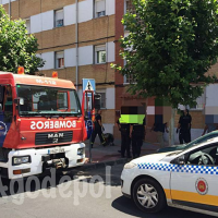 Una vivienda sale ardiendo en la avenida Juan Carlos I de Mérida