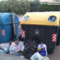 Continúan las quejas por los contendores de plástico de Mérida
