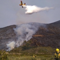 El Infoex da por estabilizado el incendio de la Garganta de los Infiernos