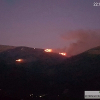 Tras estar controlado, el incendio en los Infiernos vuelve a coger fuerza