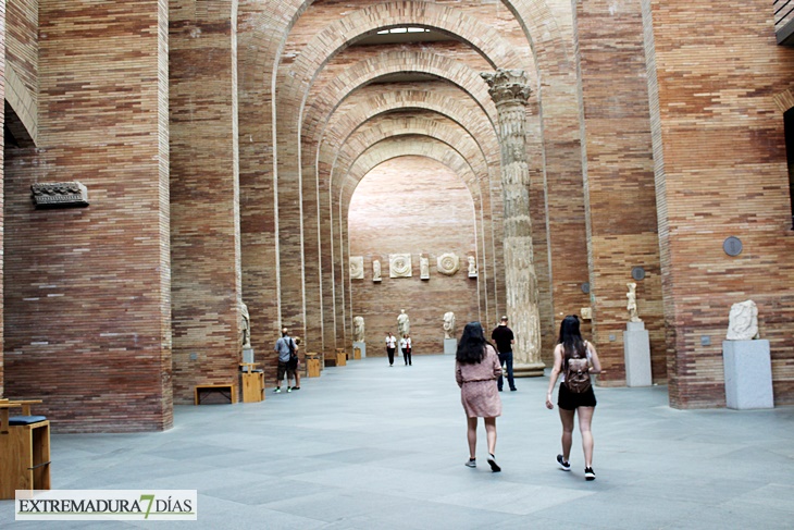 El Museo Romano de Mérida realiza hoy otra visita guiada gratuita