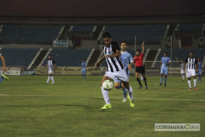 Imágenes de la presentación del CD Badajoz ante su afición