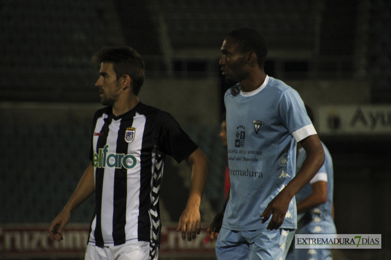 Imágenes de la presentación del CD Badajoz ante su afición