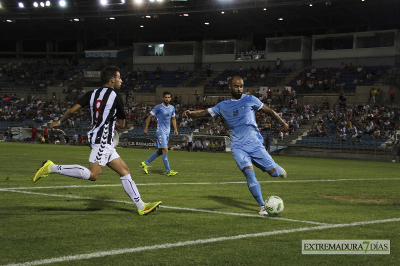 Imágenes de la presentación del CD Badajoz ante su afición