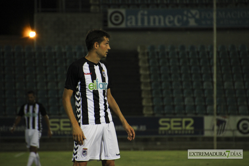 Imágenes de la presentación del CD Badajoz ante su afición