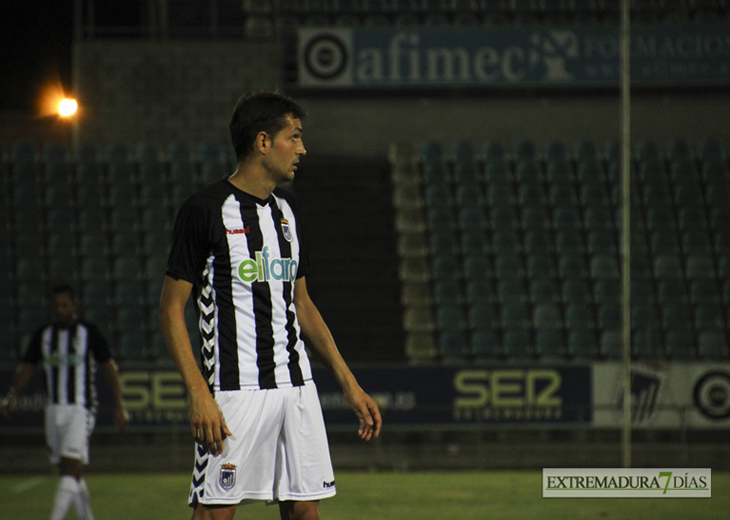 El CD Badajoz doblega al Jerez y pasa a la final de la Copa Federación