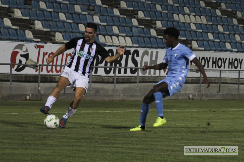 Imágenes de la presentación del CD Badajoz ante su afición