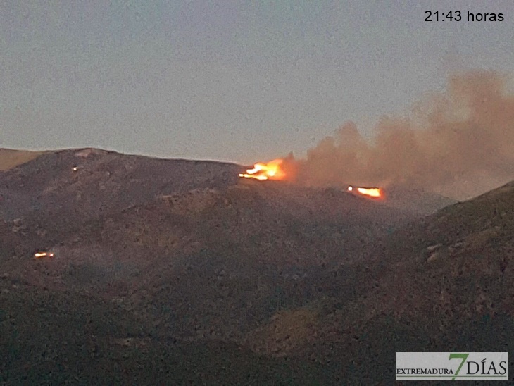 Tras estar controlado, el incendio en los Infiernos vuelve a coger fuerza