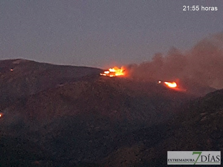 Tras estar controlado, el incendio en los Infiernos vuelve a coger fuerza