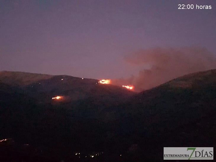 Tras estar controlado, el incendio en los Infiernos vuelve a coger fuerza