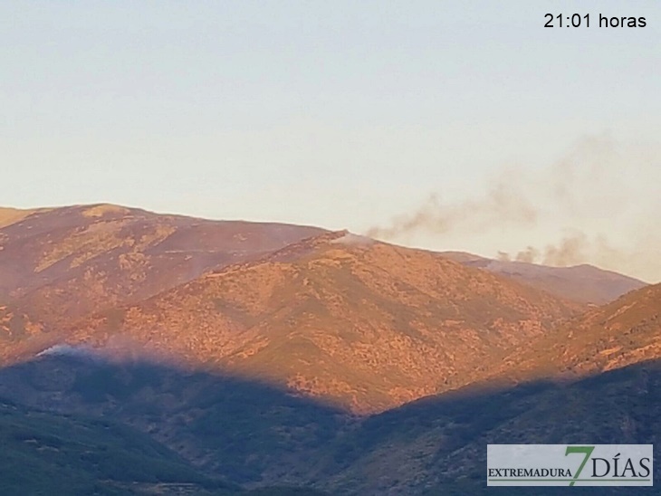 Tras estar controlado, el incendio en los Infiernos vuelve a coger fuerza