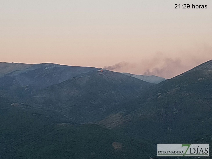 Tras estar controlado, el incendio en los Infiernos vuelve a coger fuerza