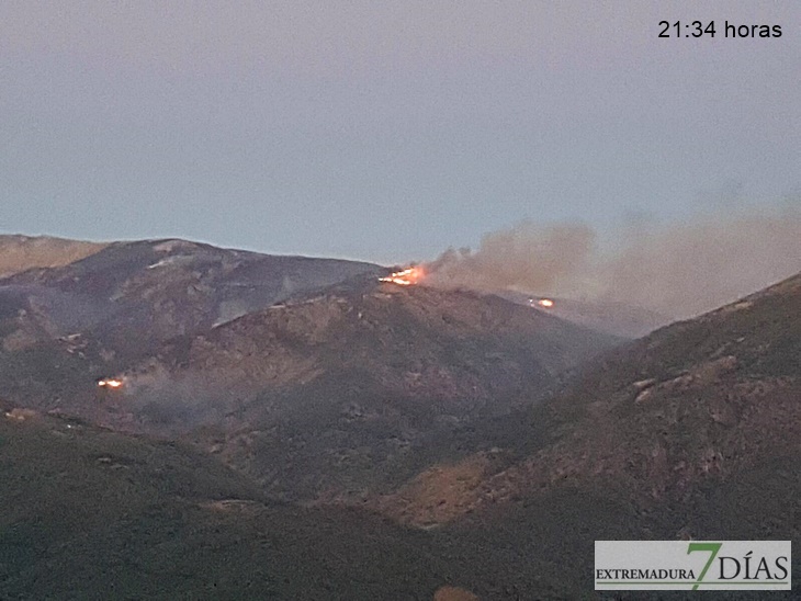 Tras estar controlado, el incendio en los Infiernos vuelve a coger fuerza