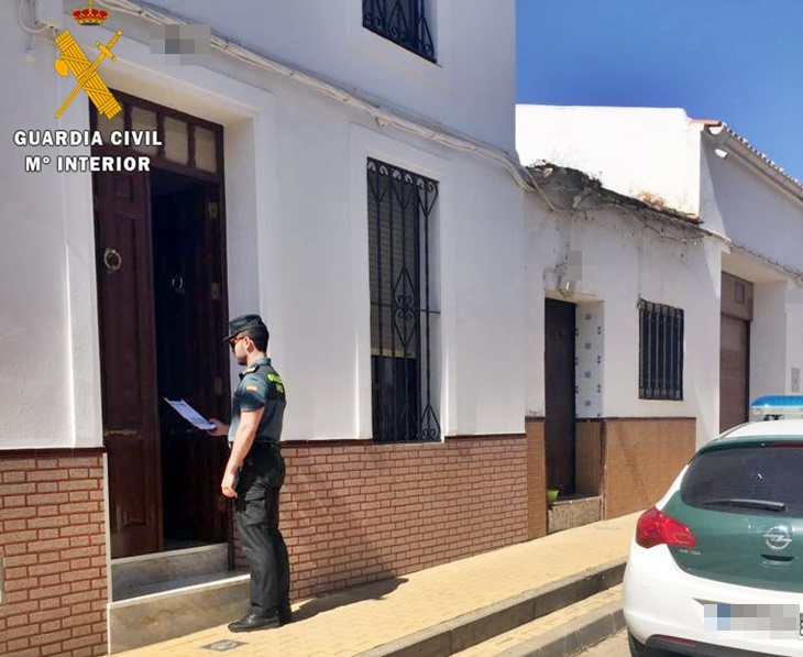 Un ladrón es sorprendido por los dueños mientras robaba en su vivienda