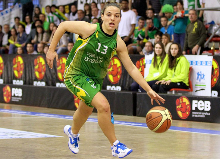 Carla Do Nascimiento seguirá un año más en el Al-Qázeres