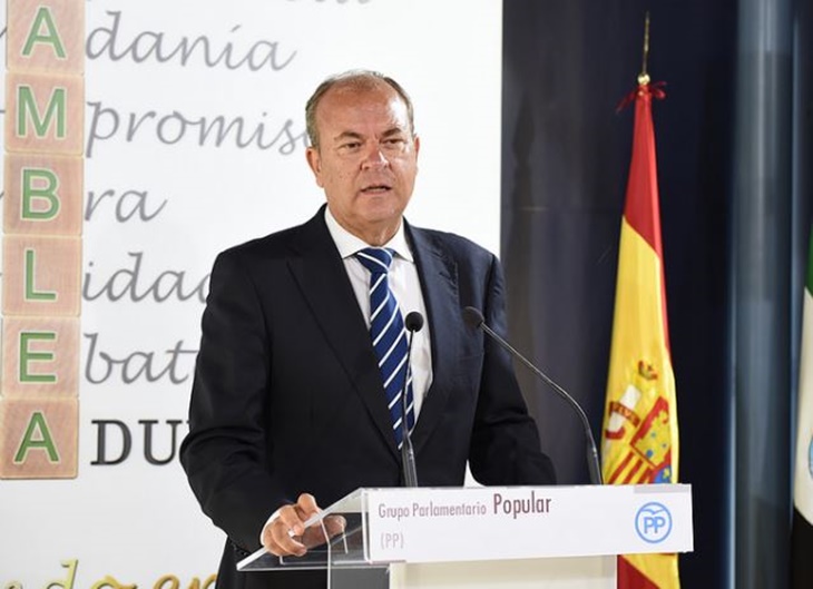 Monago: “Soy todo oídos para escuchar las propuestas de Vara”