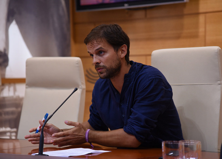 Podemos: “Vara seguirá pactando unos presupuestos de recorte con el PP”