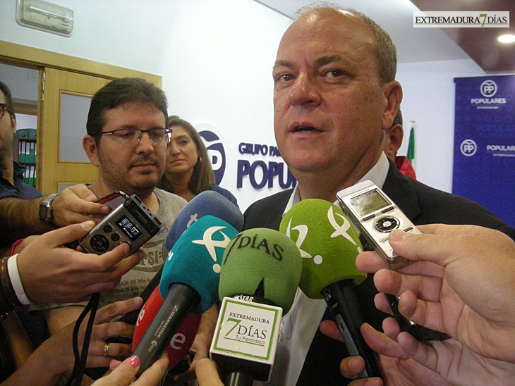 Monago: “Cuando uno no tiene mayoría, no pone plazos”