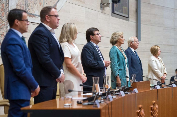 La Asamblea acoge el acto insitucional del Día de Extremadura