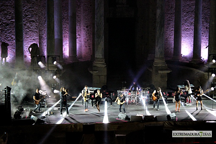 Alejandro Sanz consigue emocionar a un completo Teatro Romano