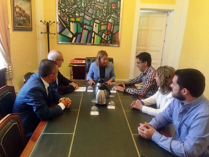 Nevado se reúne con las Cofradías cacereñas