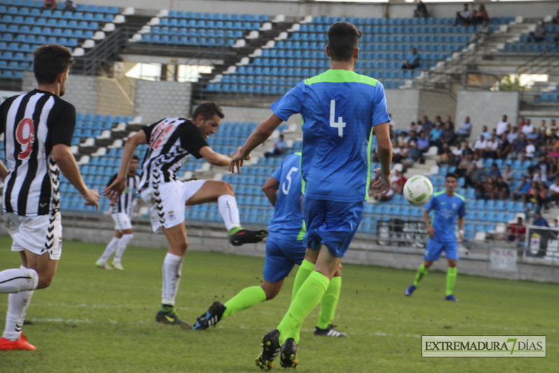 Imágenes del CD Badajoz 4 - 1 Calamonte