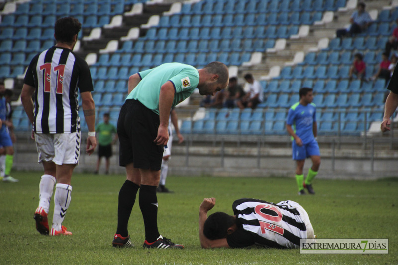 Imágenes del CD Badajoz 4 - 1 Calamonte