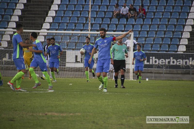 Imágenes del CD Badajoz 4 - 1 Calamonte