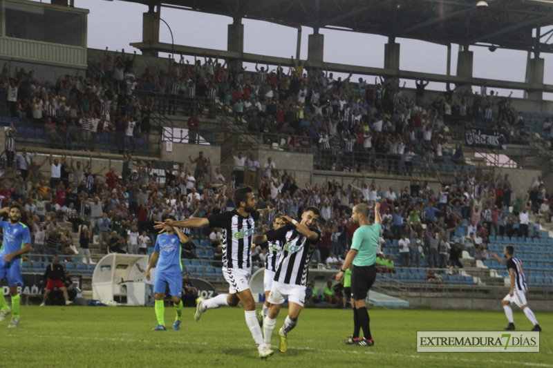 Imágenes del CD Badajoz 4 - 1 Calamonte