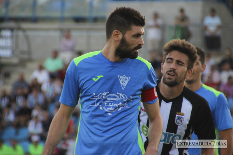 Imágenes del CD Badajoz 4 - 1 Calamonte