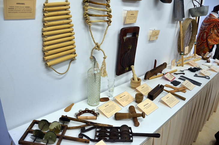 El Corte Inglés acoge una exposición de instrumentos del pasado