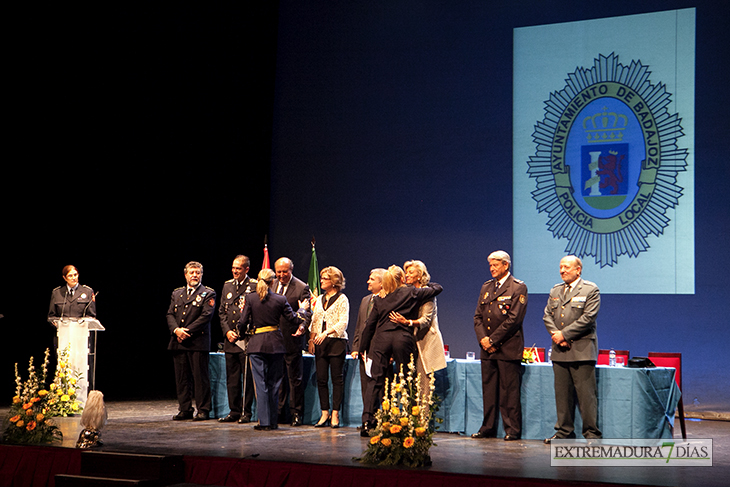 Entrega de medallas con motivo del Día de la Policía Local de Badajoz