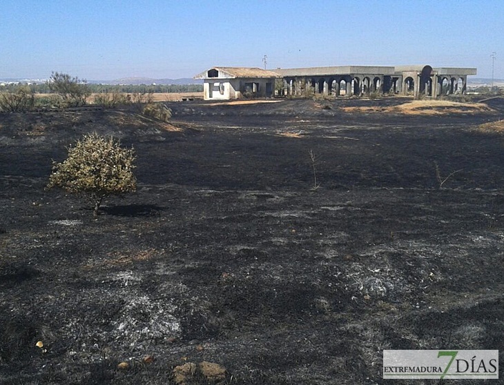 Día después del incendio en la Frontera de Caya (Badajoz)